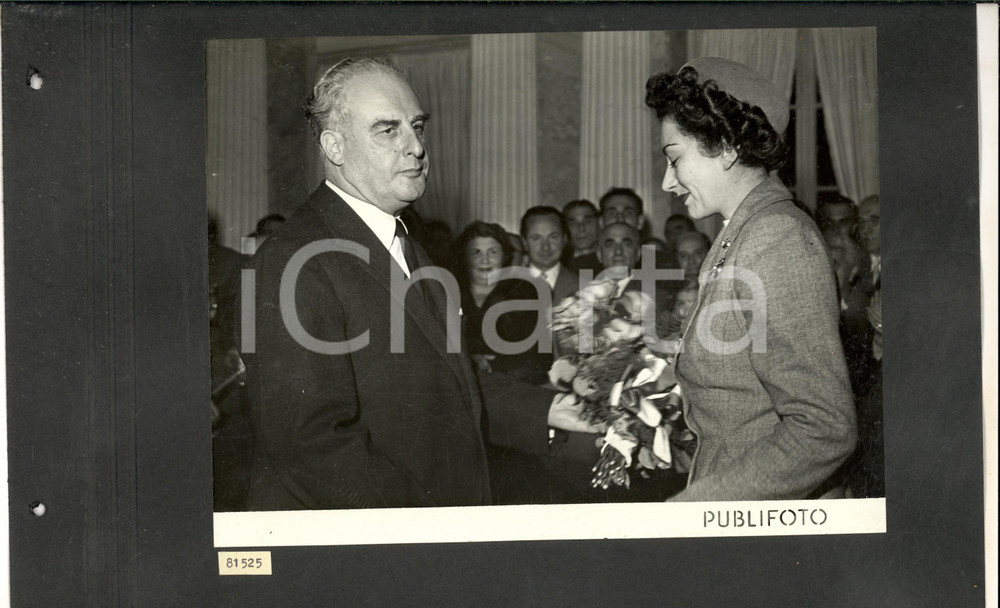 Fotografia d epoca originale 1950 MILANO TEATRO ALLA SCALA Accoglienza sindaco GREPPI al rientro Foto 35x25 1
