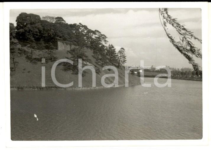 Fotografia d epoca originale 1958 TOKYO Veduta del Palazzo Imperiale dall acqua Foto 9x7 cm 1