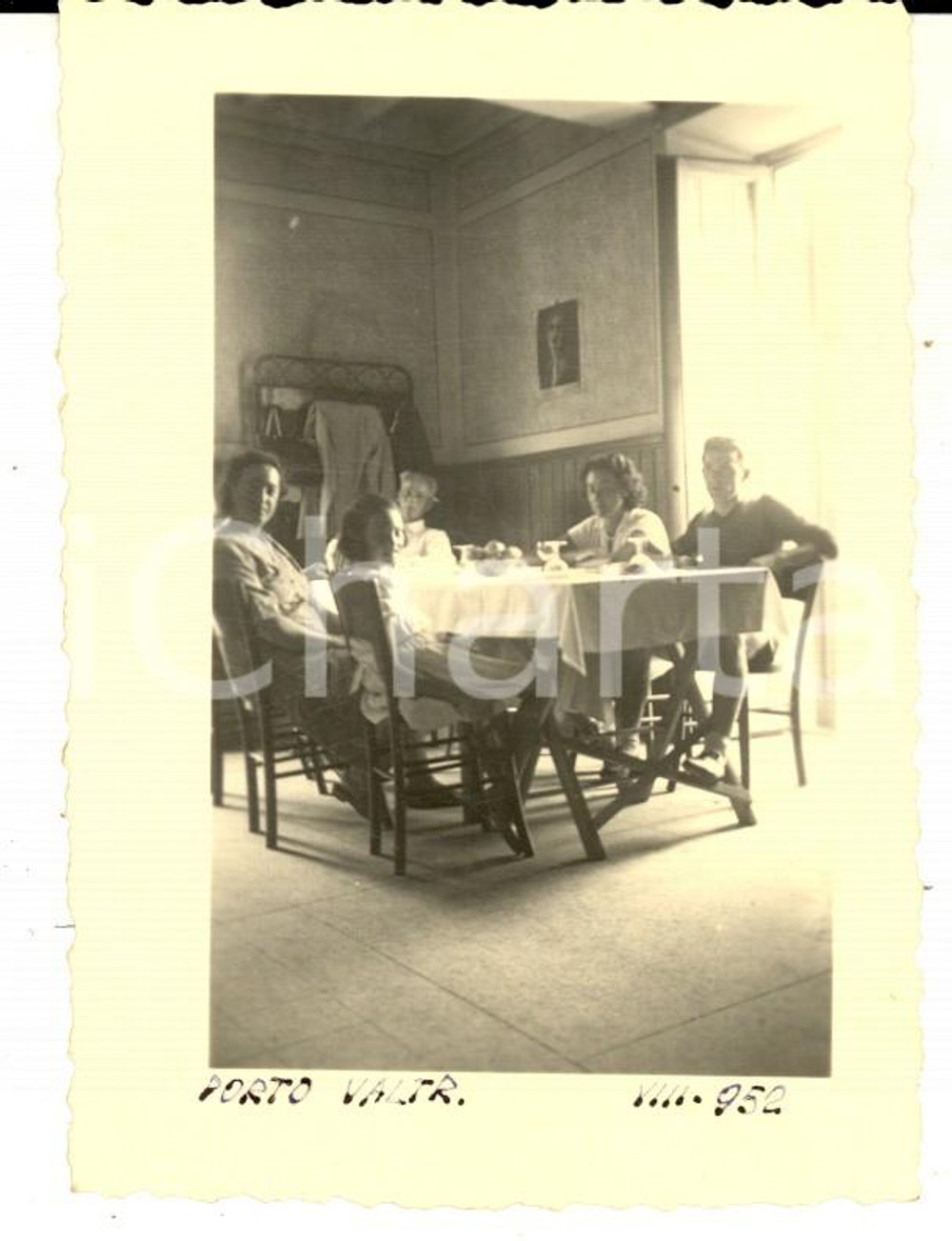 Fotografia d epoca originale 1952 PORTO VALTRAVAGLIA Una famiglia a tavola Fotografia VINTAGE 7x10 cm 1