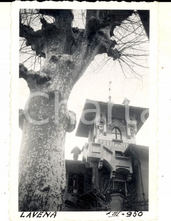Fotografia d epoca originale 1950 LAVENA PONTE TRESA Veduta di una dimora neogotica Foto VINTAGE 7x9 cm 1