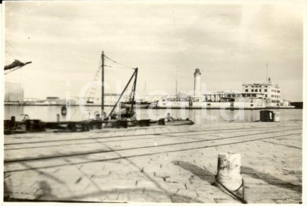 Fotografia d epoca originale 1929 TRIESTE Veduta del porto con il faro Fotografia VINTAGE 9x6 cm 1