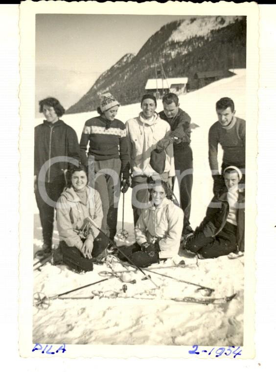 Fotografia d epoca originale 1954 PILA AO Gruppo di sciatori sulle piste Fotografia VINTAGE 7x9 1