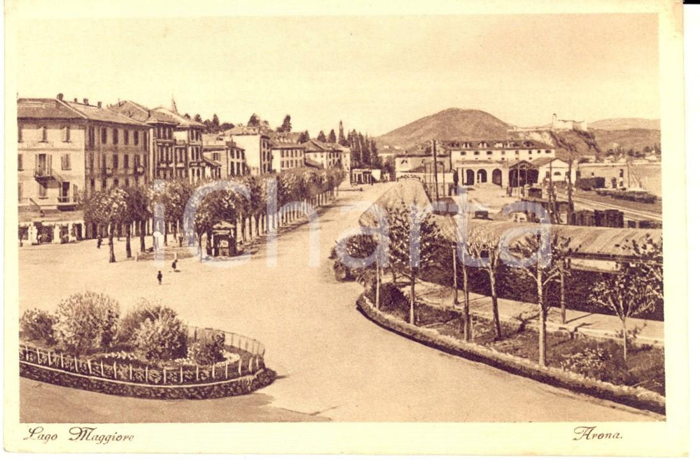 Cartolina originale da collezione 1930 ca ARONA NO Panorama del centro cittadino Cartolina postale FP NV 1
