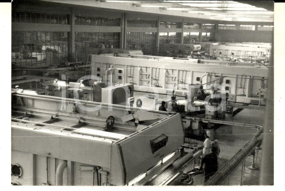 1960 ca AREA LOMBARDA Interno di una fabbrica con operaie in attività *Foto 11x8