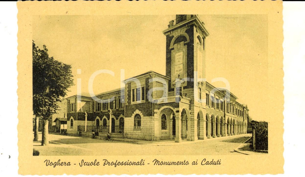 Cartolina originale da collezione 1943 VOGHERA PV Scuole Professionali e monumento ai Caduti Cartolina FP NV 1