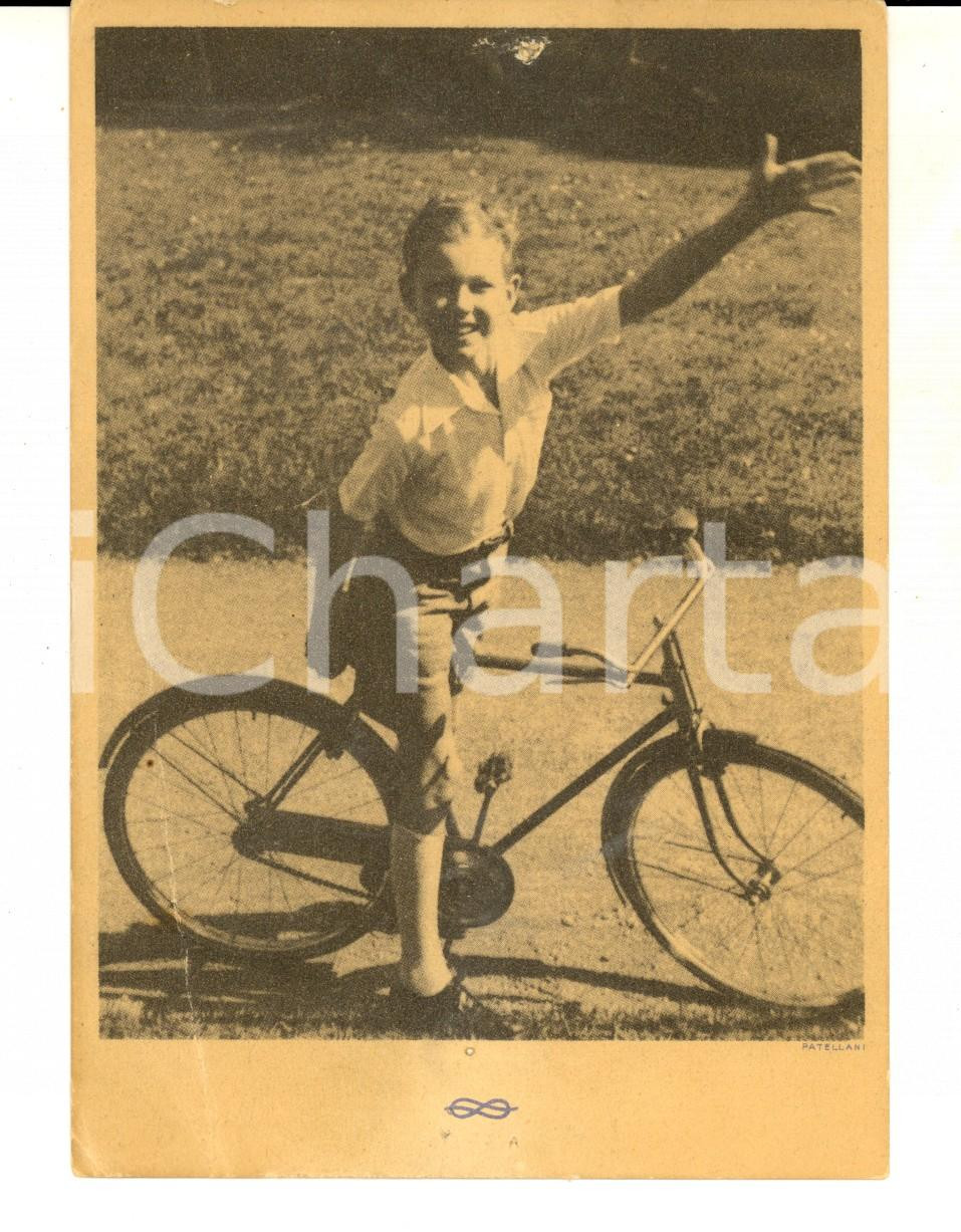 Cartolina originale da collezione 1945 ca RITRATTI SAVOIA Vittorio Emanuele in bicicletta Cartolina DANNEGGIATA 1