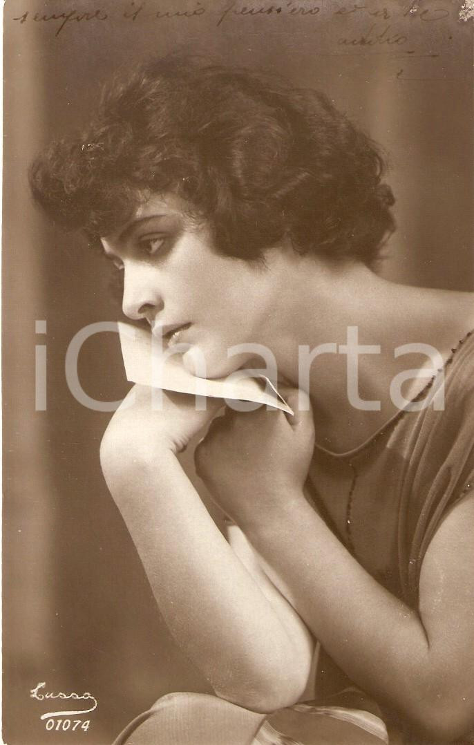 Cartolina originale da collezione 1925 ca INNAMORATI Pianto su una lettera d amore Cartolina FP NV 1