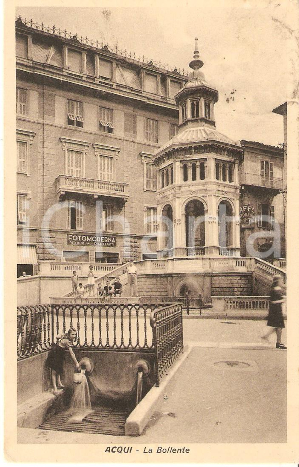 Cartolina originale da collezione 1948 ACQUI TERME Bambini alla Bollente  Negozio Fotomoderna Cartolina FP VG 1