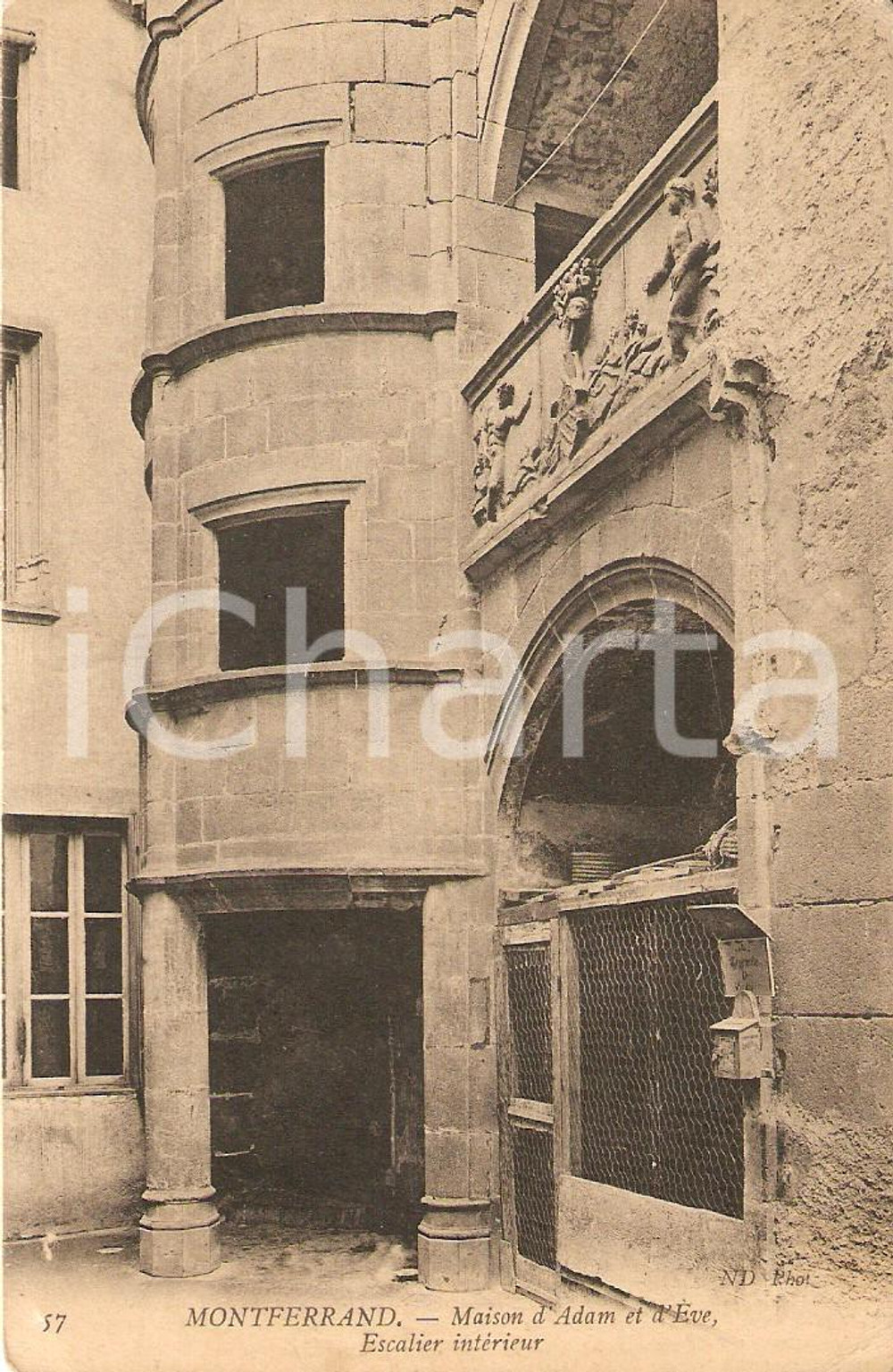 1935 ca MONTFERRAND Maison d'Adam et d'Eve - Escalier intérieur *Cartolina FP NV