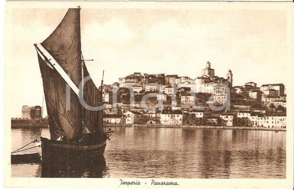Cartolina originale da collezione 1930 ca IMPERIA Panorama con barca dei pescatori Cartolina FP NV 1