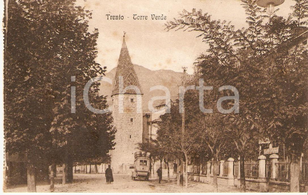 Cartolina originale da collezione 1930 ca TRENTO Furgone davanti a TORRE VERDE Cartolina FP NV 1