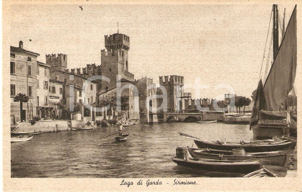 Cartolina originale da collezione 1930 ca SIRMIONE BS Nave TRIPOLI e rematore sul Lago di GARDA Cartolina FP NV 1