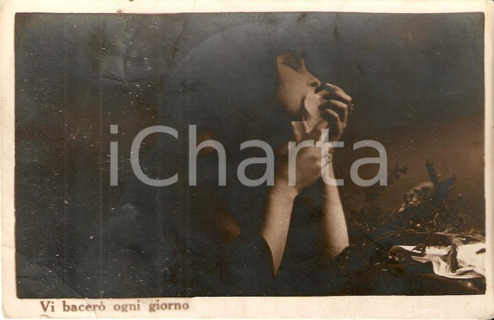 Cartolina originale da collezione 1935 ca INNAMORATI Ragazza bacia carta da lettere  Vi bacerò ogni giorno FP NV 1