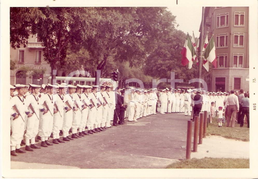 Fotografia d epoca originale 1972 MILANO Inaugurazione Monumento al Marinaio Foto 10x7cm 1
