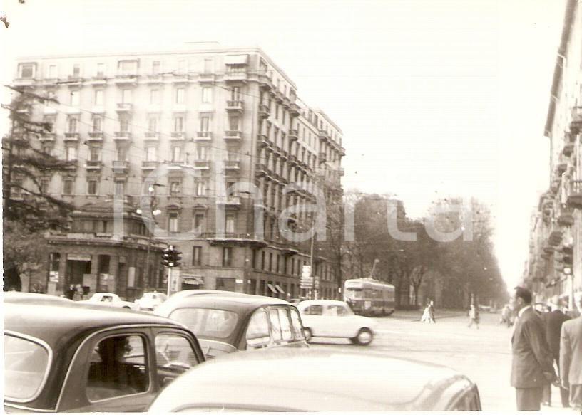 Fotografia d epoca originale 1960 MILANO Traffico in Viale Premuda Foto 10x7cm 1