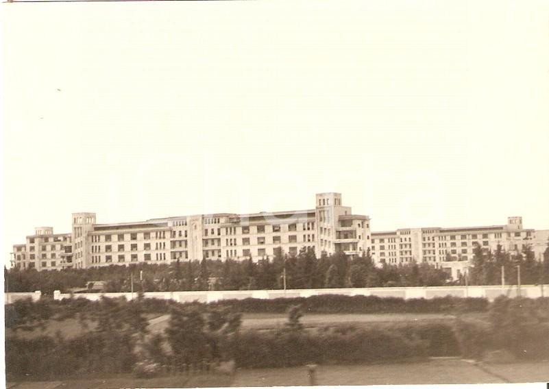 Fotografia d epoca originale 1953 MILANO l Ospedale Maggiore visto dal treno Foto 10x7cm 1