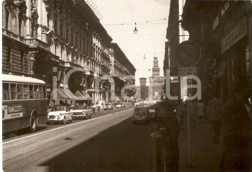 Fotografia d epoca originale 1961 MILANO Via Dante  Bus con pubblicità RAMAZZOTTI Foto 10x7cm 1