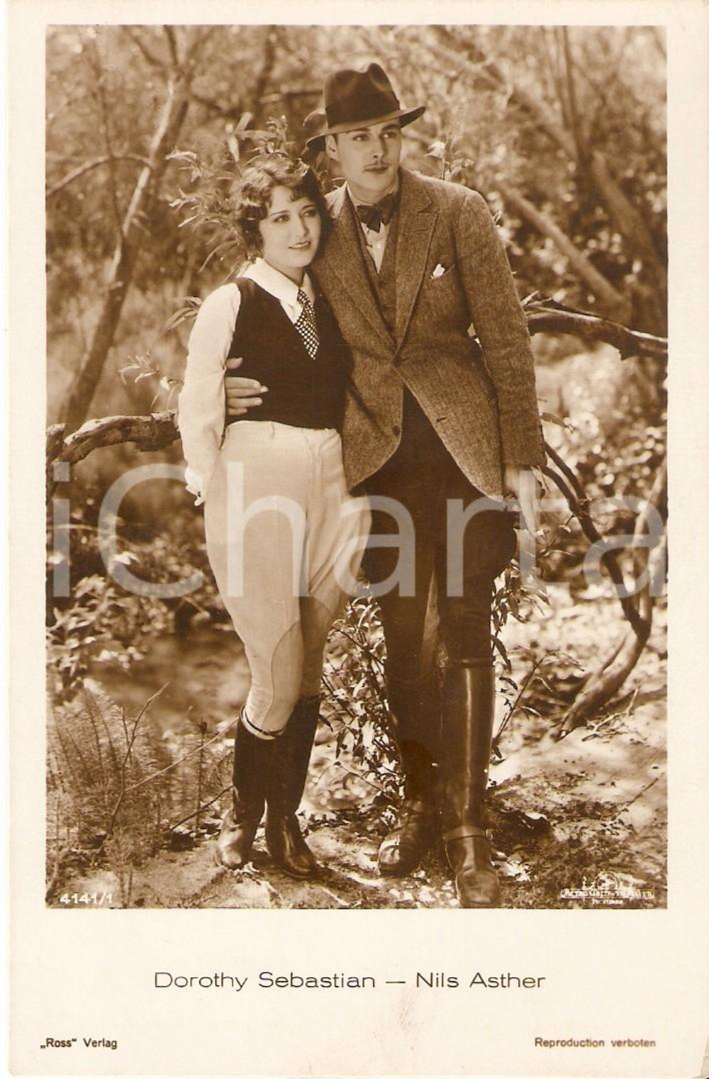 Cartolina originale da collezione 1925 ca CINEMA Dorothy SEBASTIAN Nils ASTHER Passeggiata nel bosco Cartolina FP 1