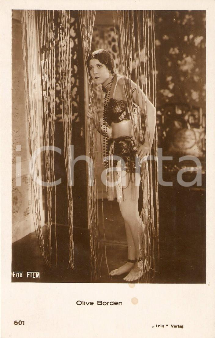 Cartolina originale da collezione 1925 ca CINEMA Attrice Olive BORDEN in abiti esotici Cartolina FP NV 1