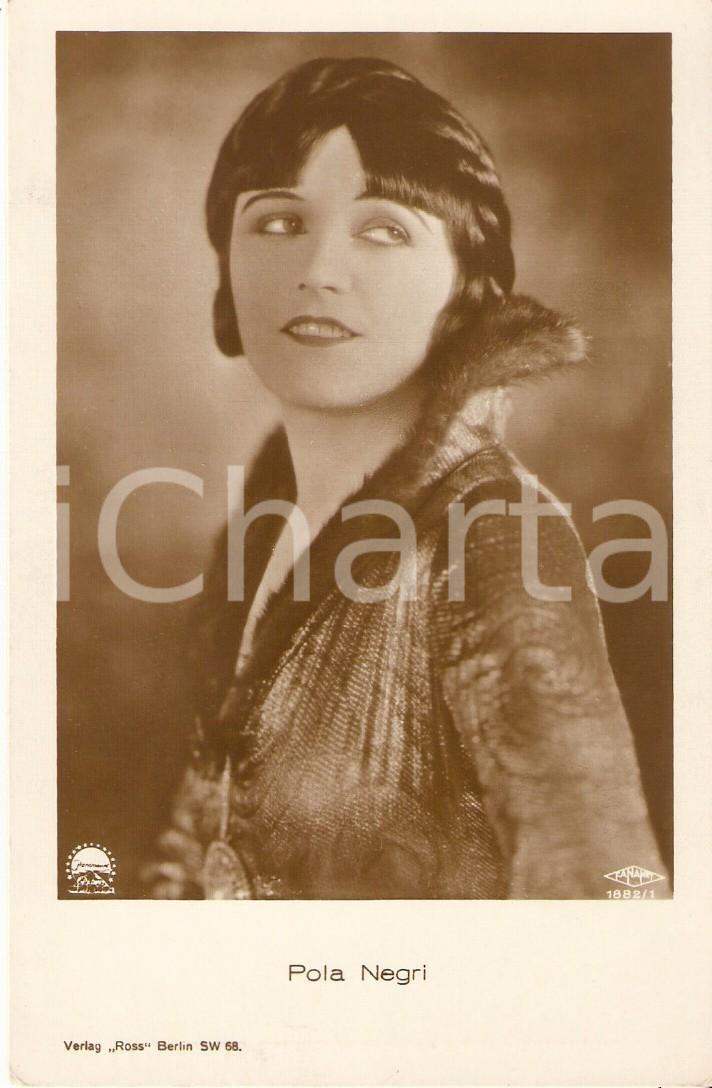 Cartolina originale da collezione 1925 ca CINEMA Attrice Pola NEGRI con vestito in pelliccia Cartolina FP NV 1