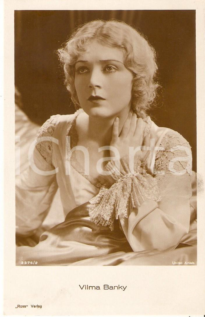 Cartolina originale da collezione 1925 ca CINEMA Attrice Vilma BANKY indossa camicia da notte Cartolina FP NV 1