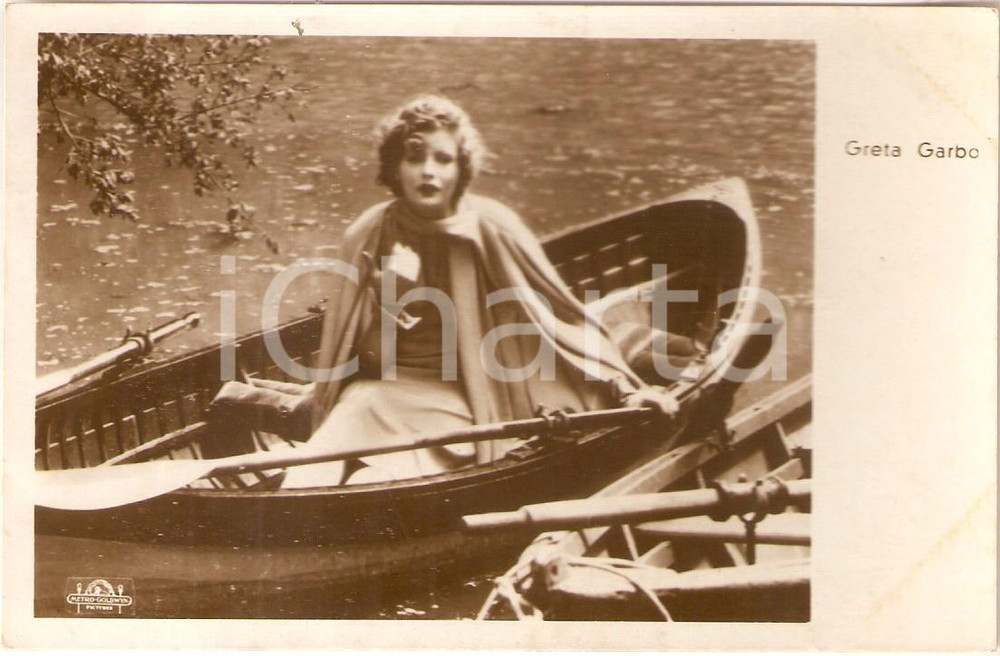Cartolina originale da collezione 1925 ca CINEMA Greta GARBO  a bordo di una barca a remi Cartolina FP NV 1