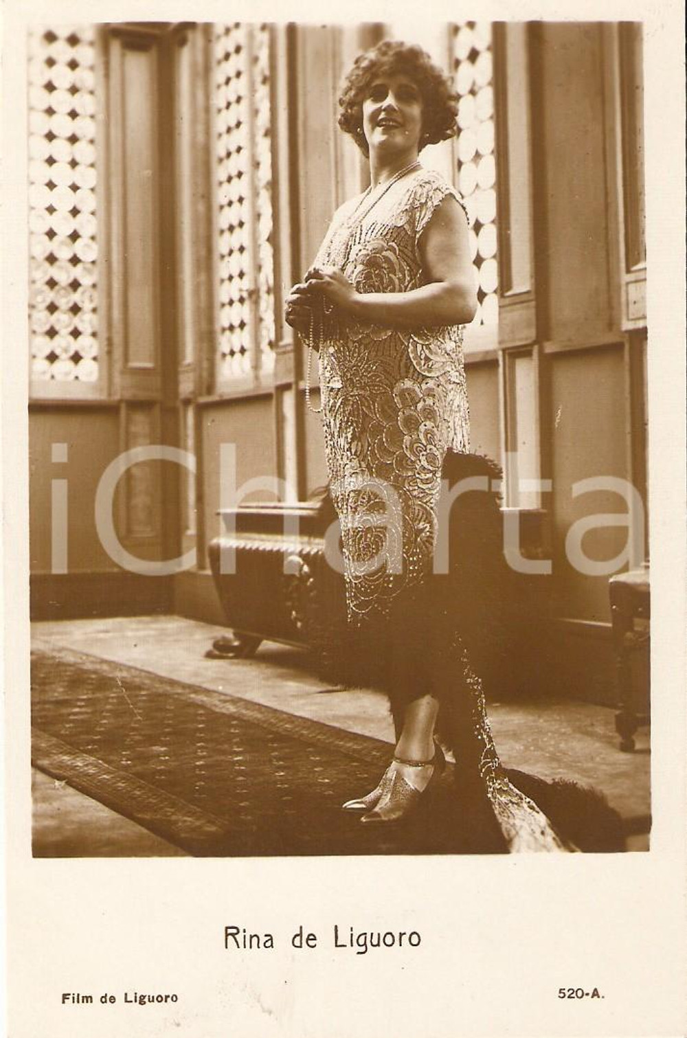 Cartolina originale da collezione 1925 ca CINEMA Attrice Rina DE LIGUORO in abito da sera Cartolina FP NV 1