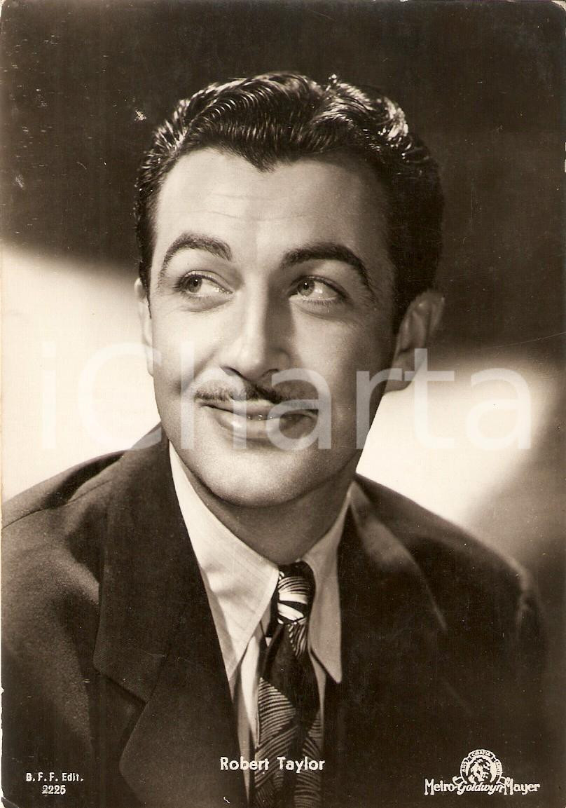 Cartolina originale da collezione 1936 CINEMA Actor Robert TAYLOR Portrait with moustache Cartolina FG NV 1