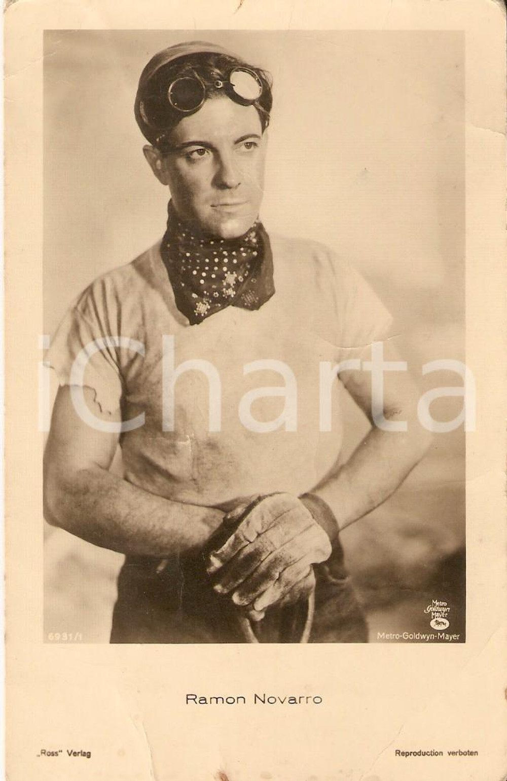 Cartolina originale da collezione 1925 ca CINEMA Attore Ramon NOVARRO in costume da meccanico Cartolina FP NV 1