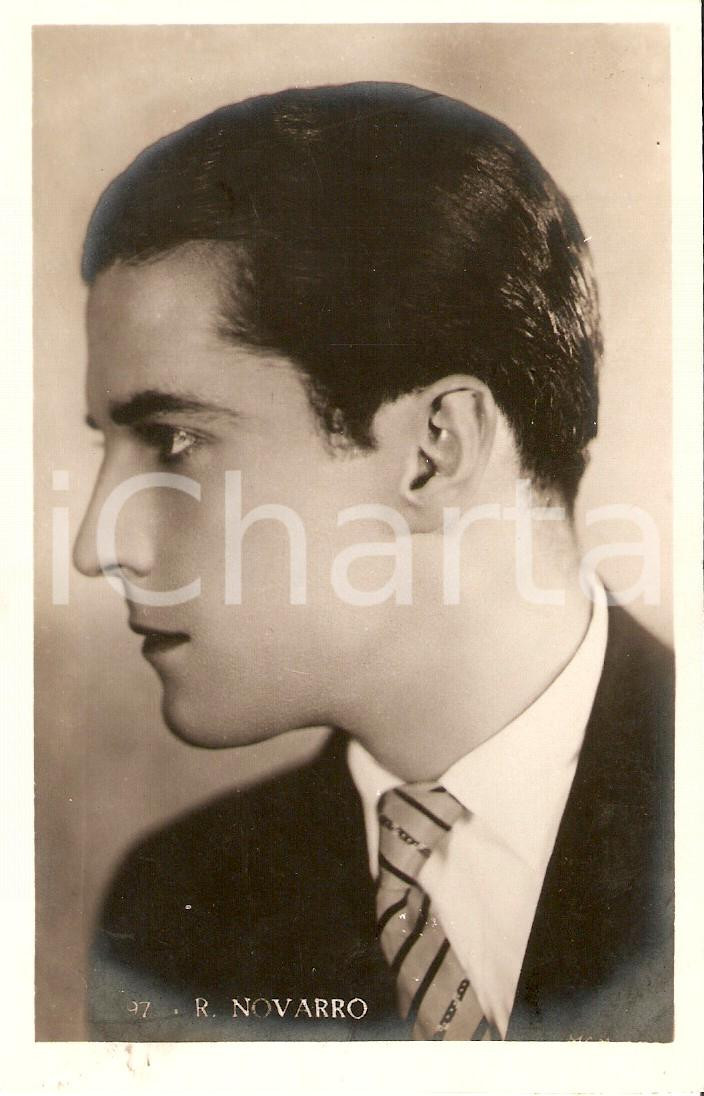 Cartolina originale da collezione 1930 ca CINEMA Actor Ramon NOVARRO wears a necktie Cartolina FP NV 1
