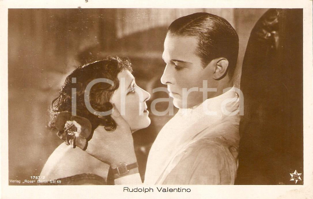 Cartolina originale da collezione 1920 ca CINEMA Actor Rudolph VALENTINO with an actress Cartolina FP NV 1