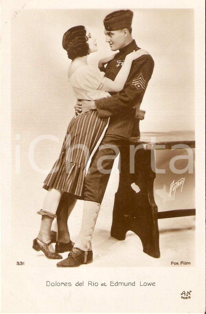 Cartolina originale da collezione 1925 ca CINEMA Abbraccio tra Dolores DEL RIO e Edmund LOWE Cartolina FP NV 1