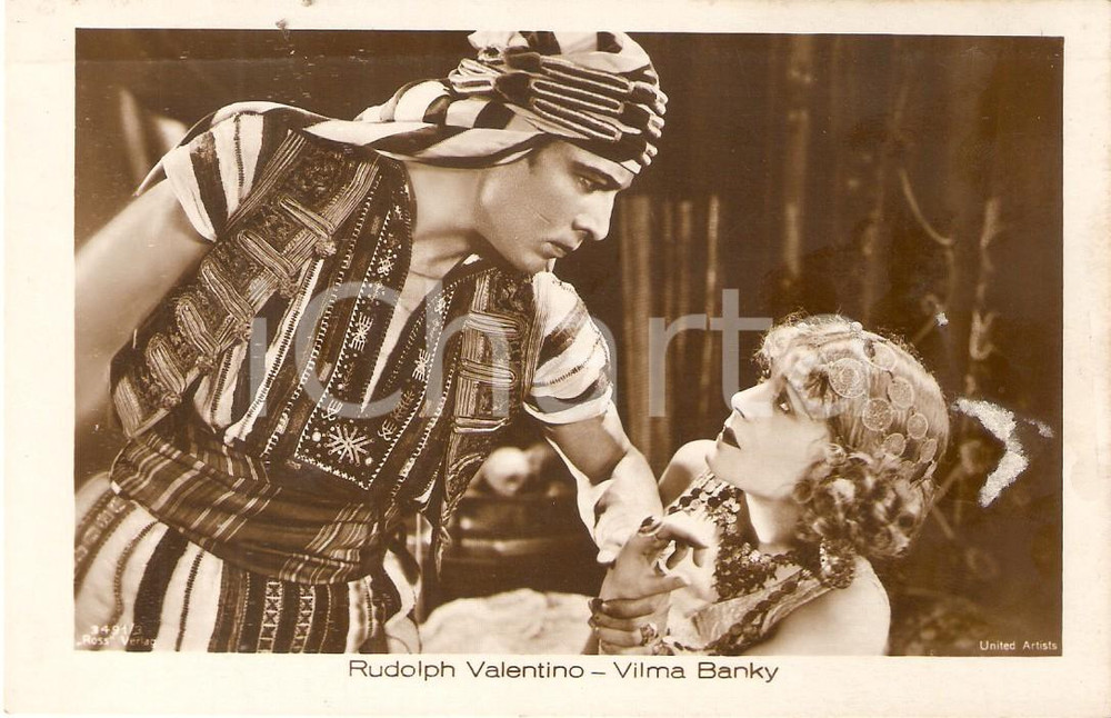 Cartolina originale da collezione 1925 ca CINEMA Rodolfo VALENTINO Vilma BANKY durante una scena Cartolina FP NV 1