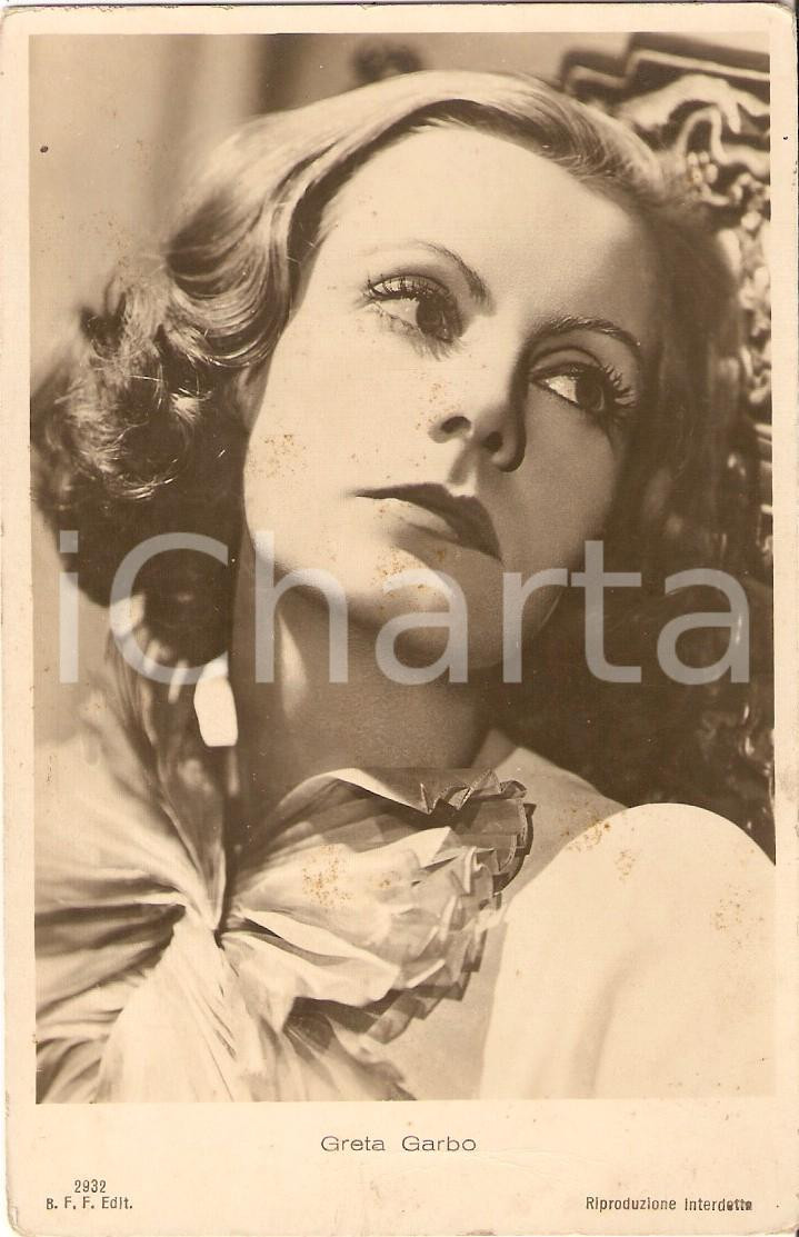 Cartolina originale da collezione 1925 ca CINEMA Attrice Greta GARBO indossa camicia con fiocco Cartolina FP NV 1