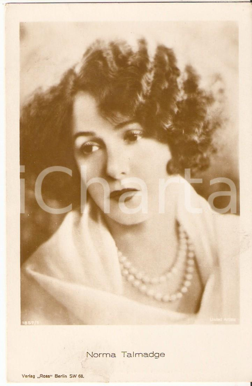 Cartolina originale da collezione 1920 ca CINEMA Attrice Norma TALMADGE Ritratto con collana di perle FP NV 1
