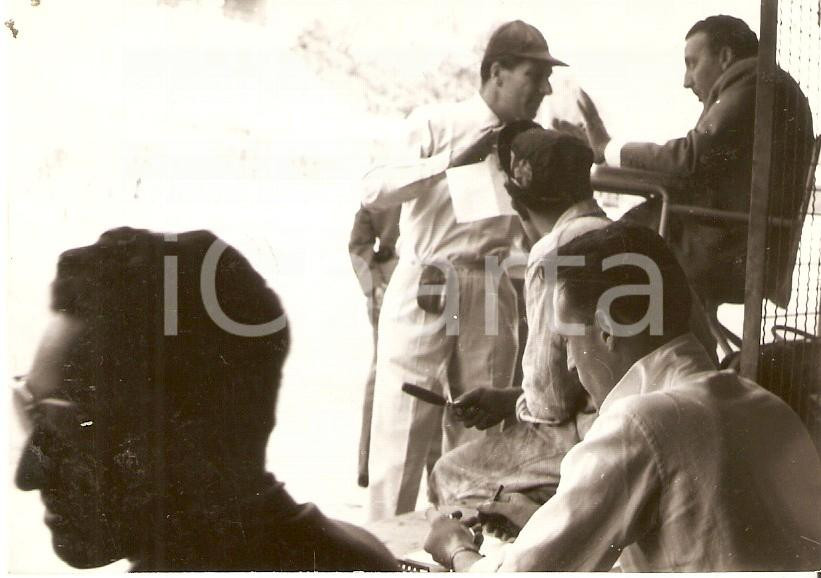 Fotografia d epoca originale 1957 AUTODROMO MONZA Cronometraggio durante Coppa INTEREUROPA Mario ANGIOLINI 1
