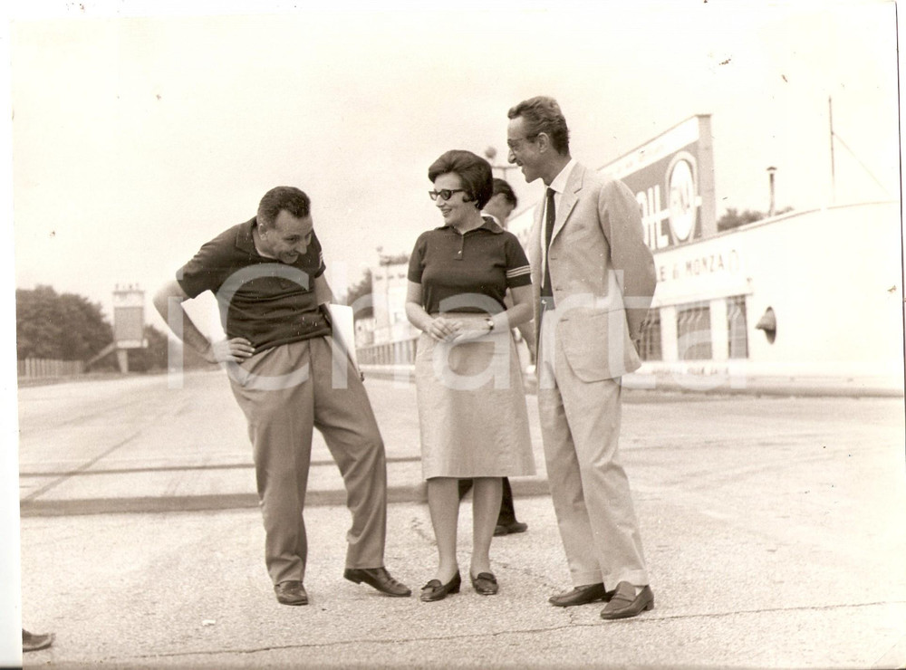 Fotografia d epoca originale 1964 AUTODROMO MONZA Mario e Renata ANGIOLINI Foto 1