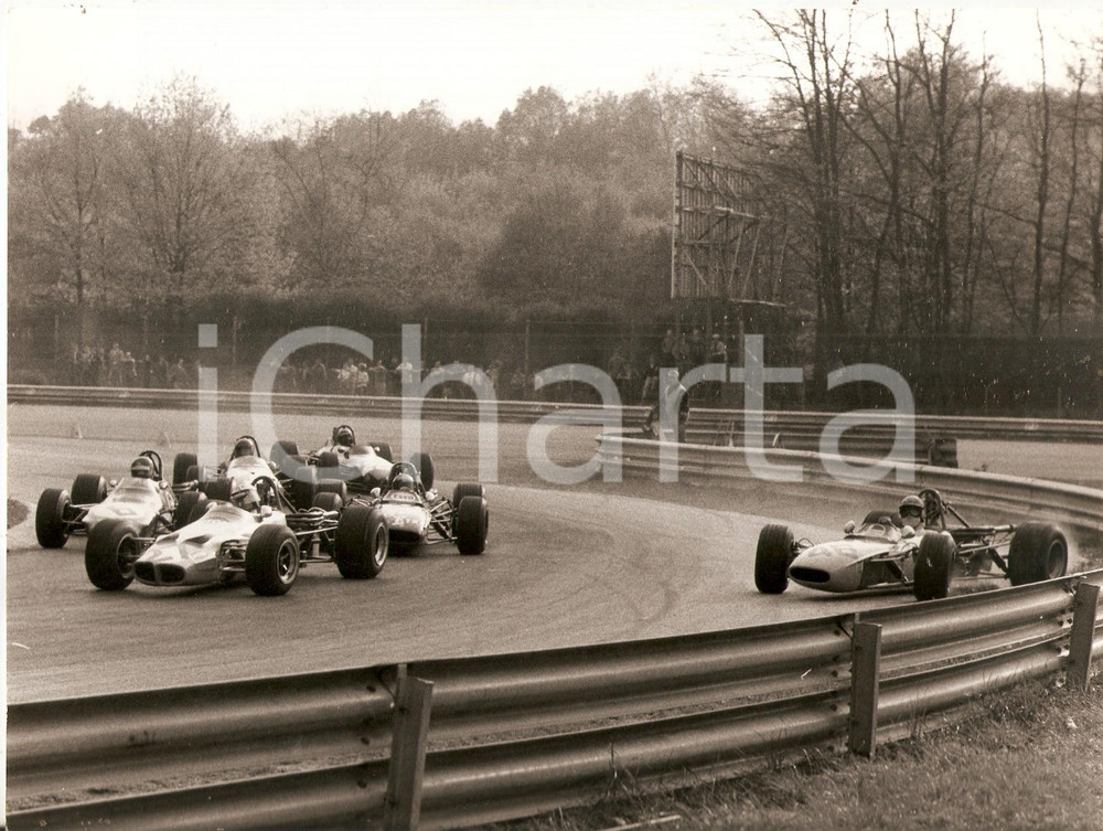 Fotografia d epoca originale 1970 ca MONZA AUTOMOBILISMO Pubblico e automobili durante la gara Foto 1