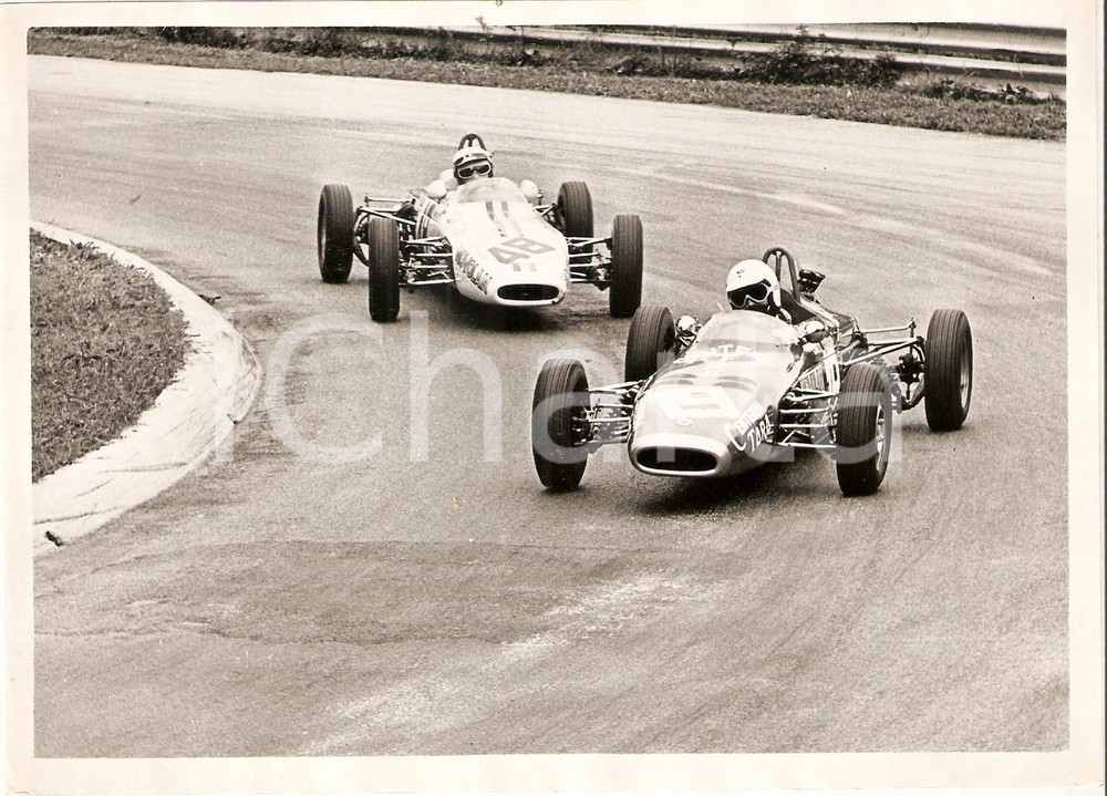 Fotografia d epoca originale 1970 ca JOLLY CLUB Pilota Mario GATTO dura gara automobilistica Foto 1