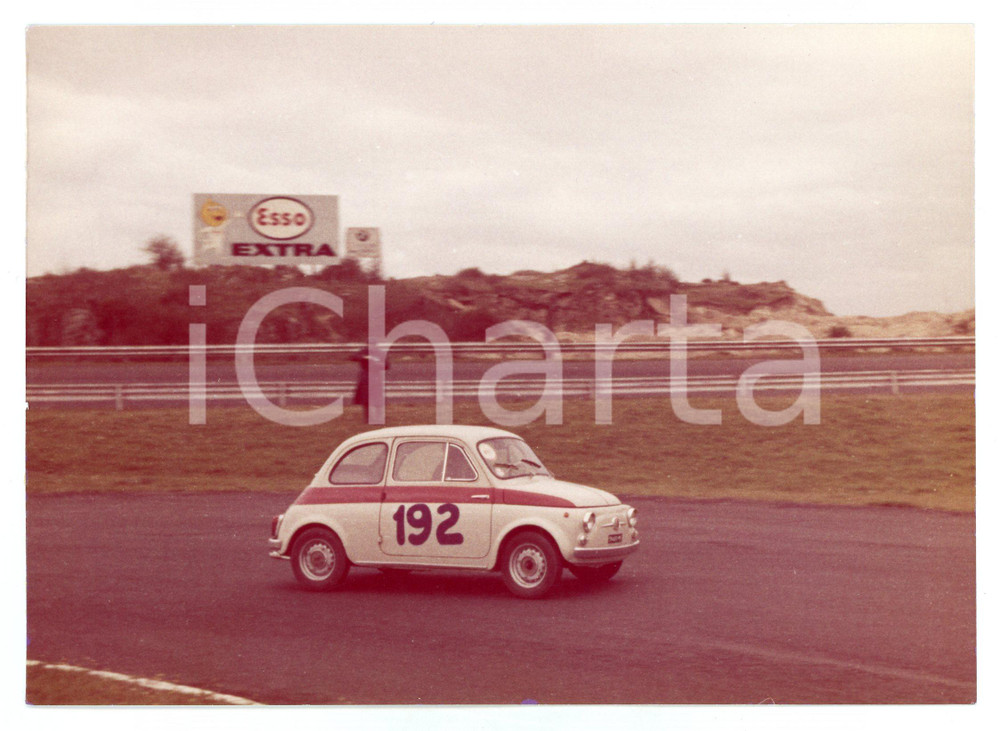 Fotografia d epoca originale 1962 RALLY ROMA Fiat 500 durante la gara Insegna ESSO EXTRA Foto JOLLY CLUB 1