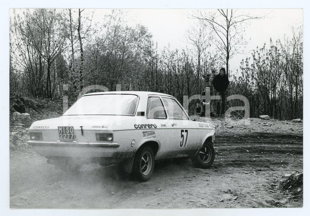 Fotografia d epoca originale 1965 ca RALLY Opel Ascona CONRERO  Pubblico assiste a gara Foto JOLLY CLUB 1