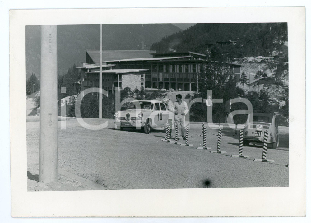 Fotografia d epoca originale 1965 ca TROFEO SUPERCORTEMAGGIORE Alfa Romeo GIULIETTA slalom JOLLY CLUB Foto 1