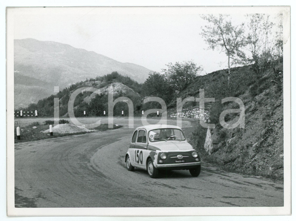 Fotografia d epoca originale 1965 ca FIAT 500 durante gara di RALLY Foto JOLLY CLUB 1