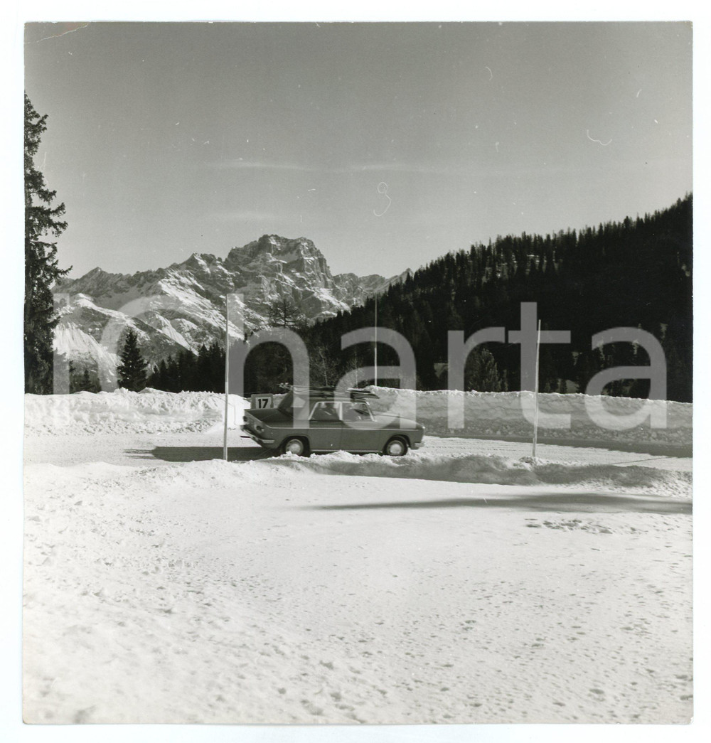 Fotografia d epoca originale 1965 ca CORTINA D AMPEZZO Lancia Fulvia JOLLY CLUB Gara di RALLY nella neve Foto 1
