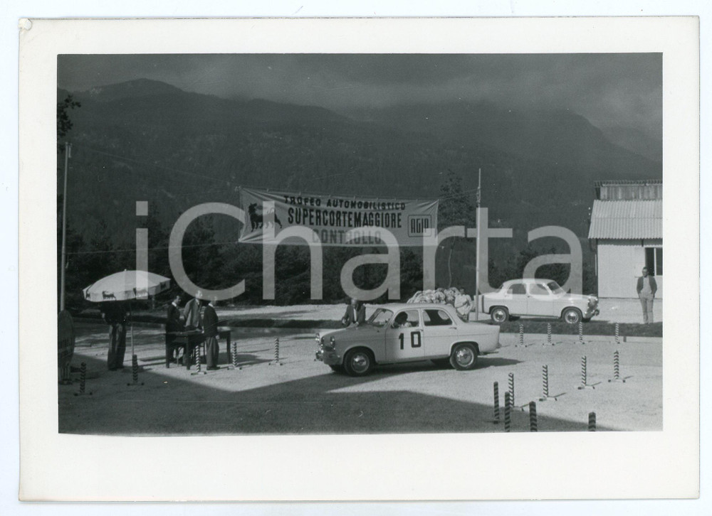 Fotografia d epoca originale 1965 ca TROFEO SUPERCORTEMAGGIORE Alfa Romeo Giulietta al controllo JOLLY CLUB 1