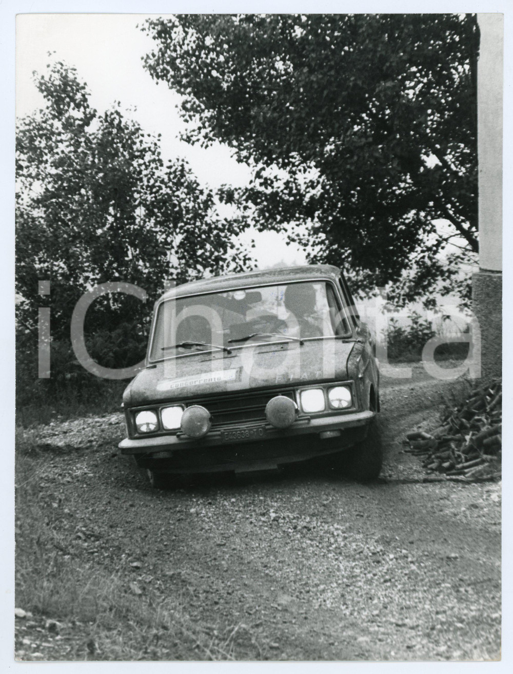 Fotografia d epoca originale 1970 ca RALLY Pilota Giulio BISULLI a bordo di FIAT 125 s Foto 1