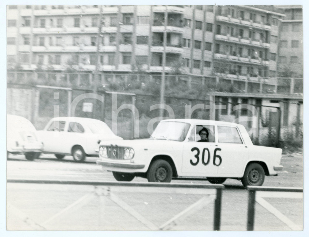 Fotografia d epoca originale 1965 Rally 11° Trofeo dei Rododendri Renata ANGIOLINI guida Lancia Fulvia 1