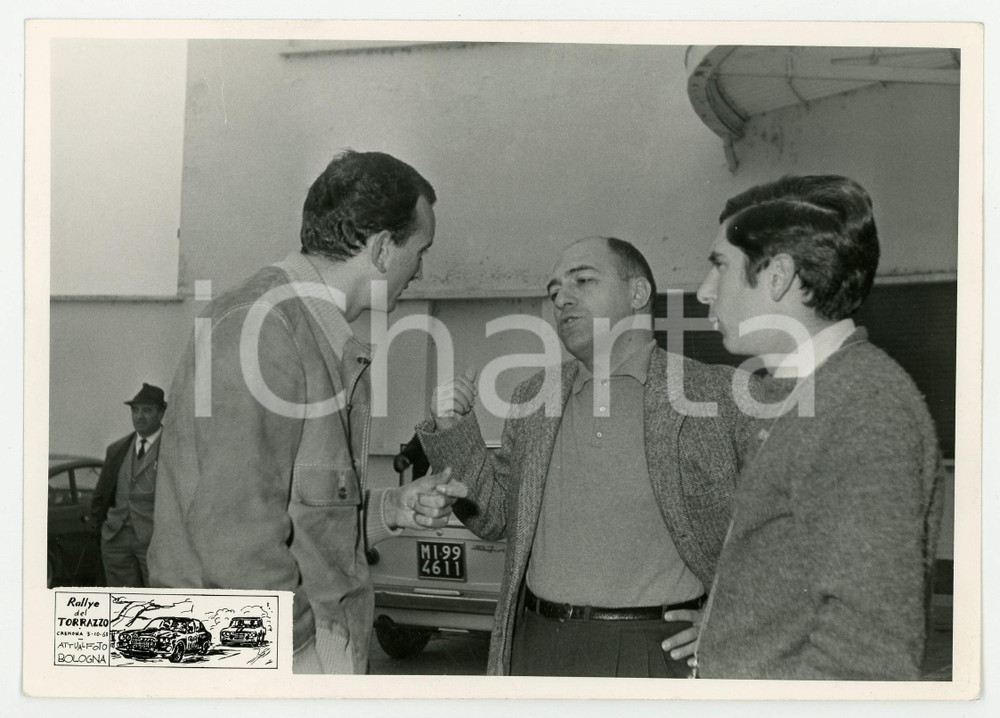 Fotografia d epoca originale 1965 CREMONA Rally del TORRAZZO Discussione tra giudici di gara JOLLY CLUB Foto 1