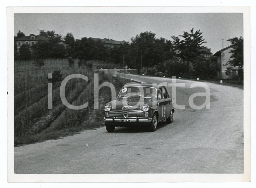 Fotografia d epoca originale 1965 ca RALLY Alfa Romeo Giulietta Corsa in campagna JOLLY CLUB Foto 18x13 1