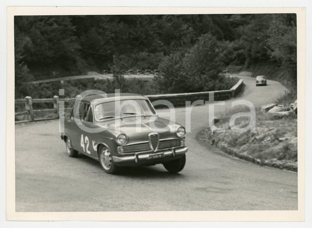 Fotografia d epoca originale 1965 ca RALLY Alfa Romeo Giulietta in curva JOLLY CLUB Foto 18x13 1